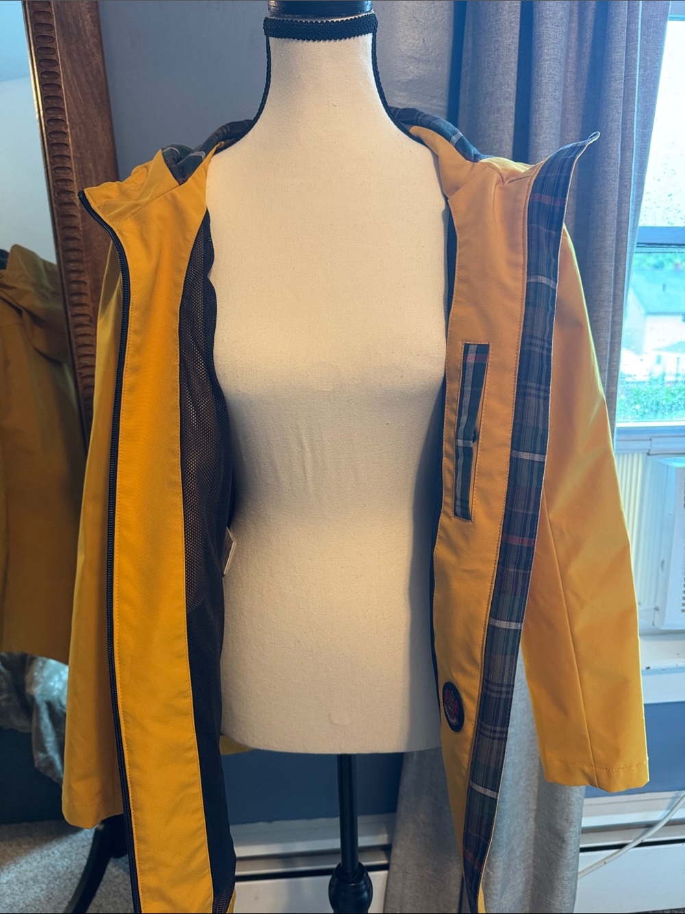 Pendleton Yellow Hooded Rain Jacket - Picture 6 of 9
